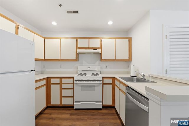 5301 Tudor Drive, Pequannock Township, NJ 07444