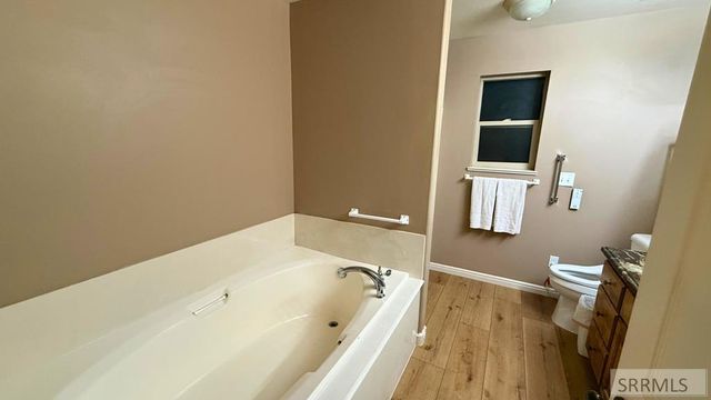 5022 Vintage Lane, Ammon, ID 83406