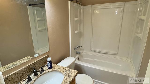 5022 Vintage Lane, Ammon, ID 83406