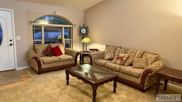 5022 Vintage Lane, Ammon, ID 83406