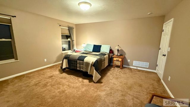 5022 Vintage Lane, Ammon, ID 83406