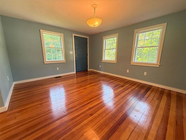 189 Pine Street, Castleton, VT 05735