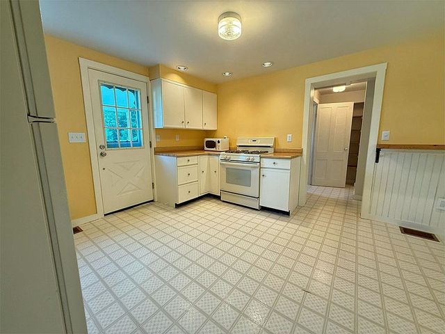 189 Pine Street, Castleton, VT 05735