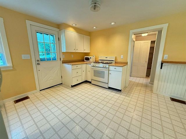 189 Pine Street, Castleton, VT 05735