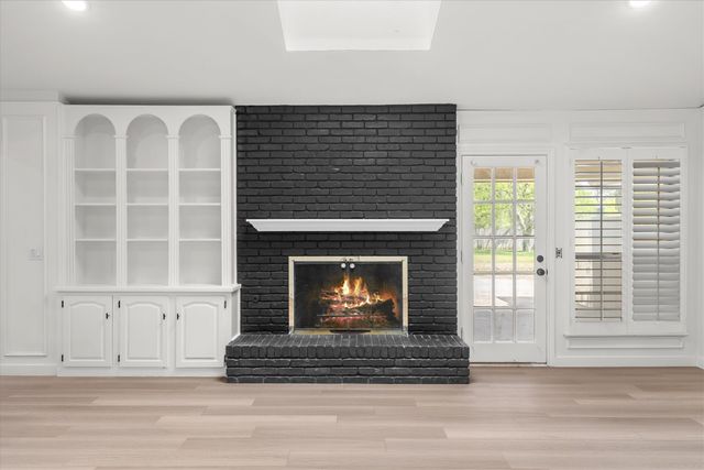 903 Leslie Drive, Arlington, TX 76012