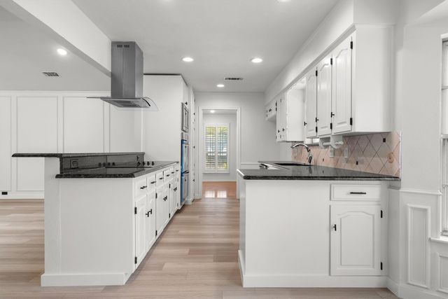 903 Leslie Drive, Arlington, TX 76012