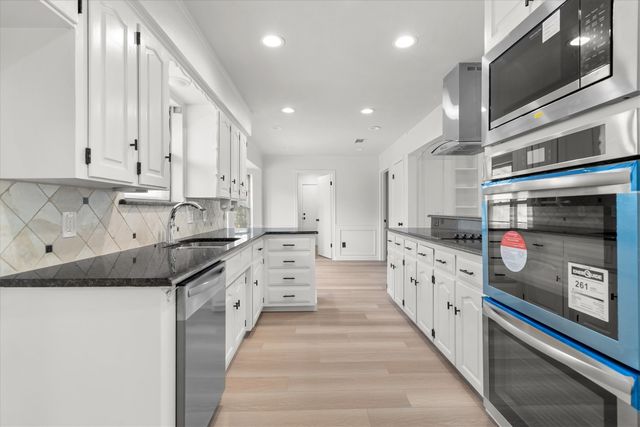 903 Leslie Drive, Arlington, TX 76012