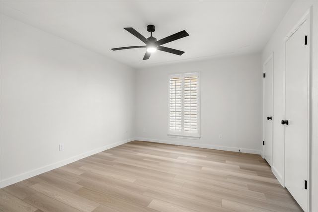 903 Leslie Drive, Arlington, TX 76012