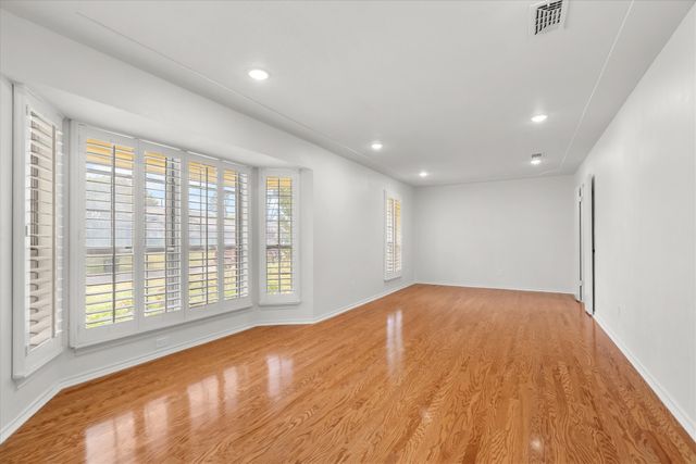 903 Leslie Drive, Arlington, TX 76012