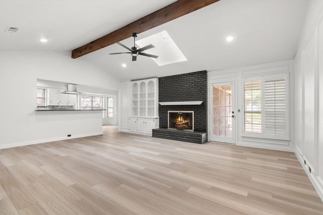 903 Leslie Drive, Arlington, TX 76012