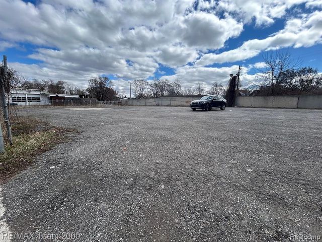 2400 S Schaefer Highway, Detroit, MI 48217