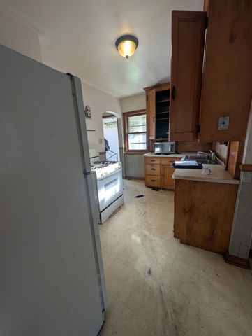 1111 Maryland Avenue E, Saint Paul, MN 55106