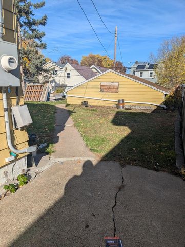 1111 Maryland Avenue E, Saint Paul, MN 55106