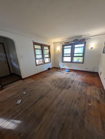 1111 Maryland Avenue E, Saint Paul, MN 55106