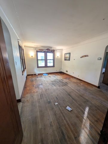 1111 Maryland Avenue E, Saint Paul, MN 55106