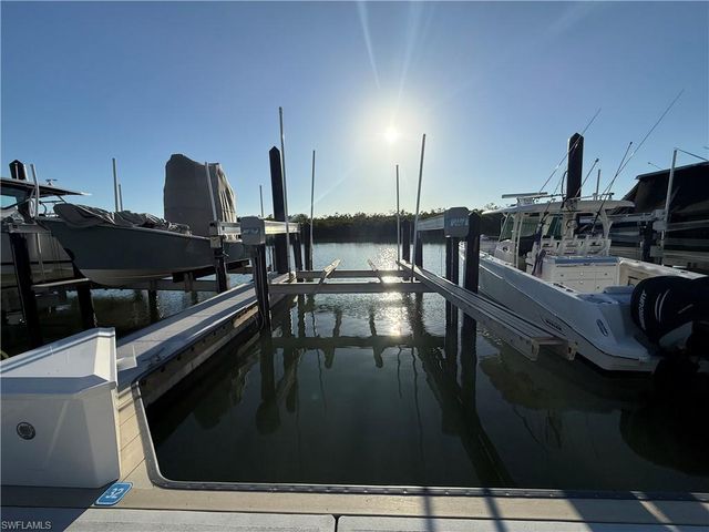 13115 Vanderbilt RD, Naples, FL 34110