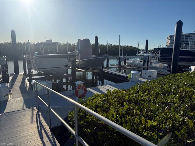 13115 Vanderbilt RD, Naples, FL 34110