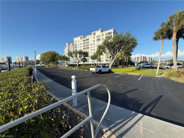13115 Vanderbilt RD, Naples, FL 34110