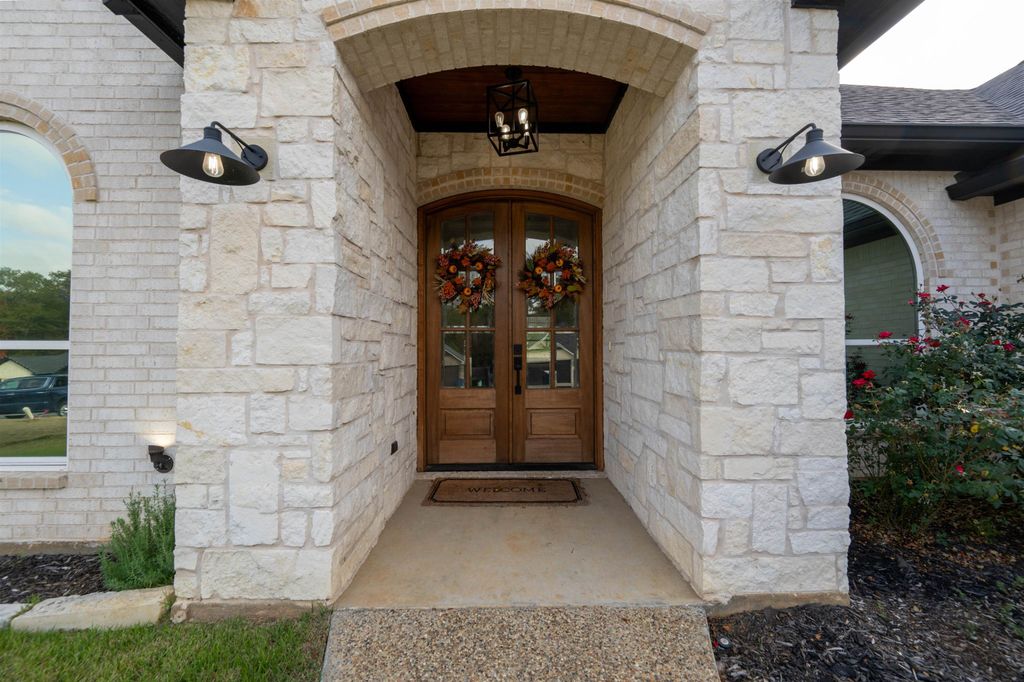 264 Ron Boyett Street, White Oak, TX 75693