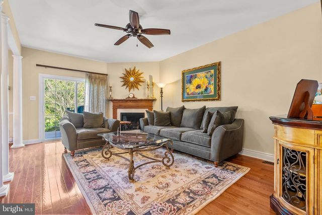 51 GLACIER DR, Berlin, NJ 08009