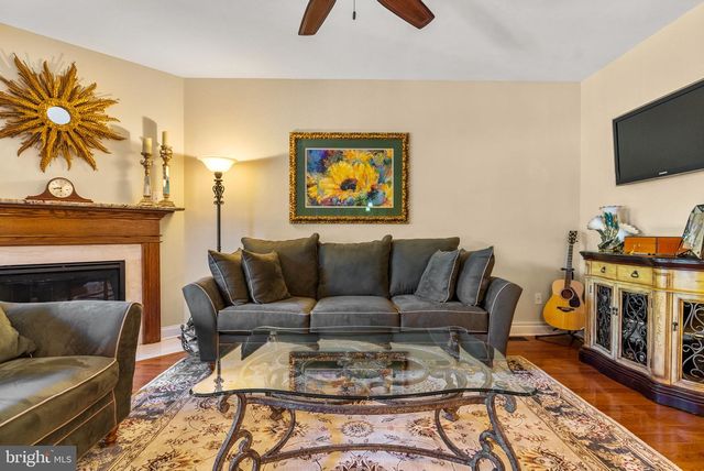 51 GLACIER DR, Berlin, NJ 08009