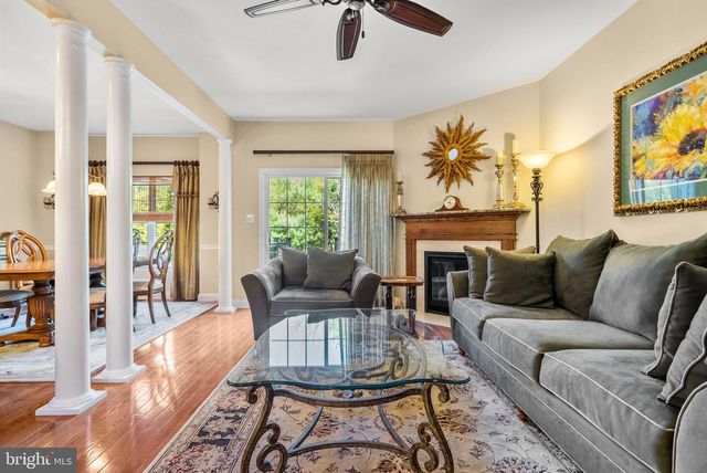 51 GLACIER DR, Berlin, NJ 08009