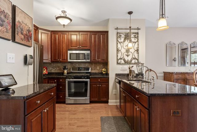 51 GLACIER DR, Berlin, NJ 08009