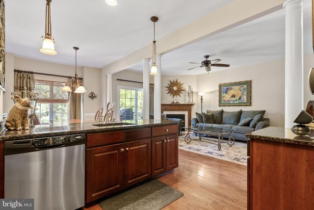 51 GLACIER DR, Berlin, NJ 08009