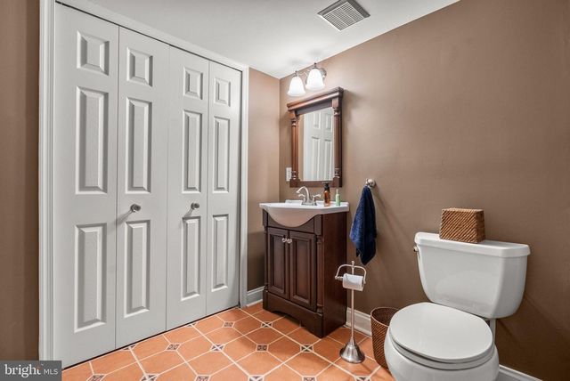51 GLACIER DR, Berlin, NJ 08009