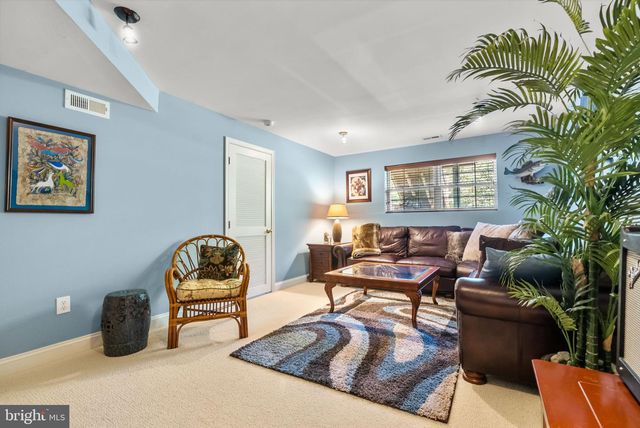 51 GLACIER DR, Berlin, NJ 08009