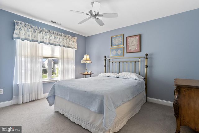51 GLACIER DR, Berlin, NJ 08009