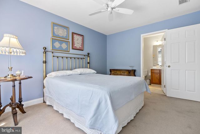 51 GLACIER DR, Berlin, NJ 08009