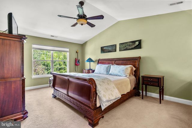 51 GLACIER DR, Berlin, NJ 08009