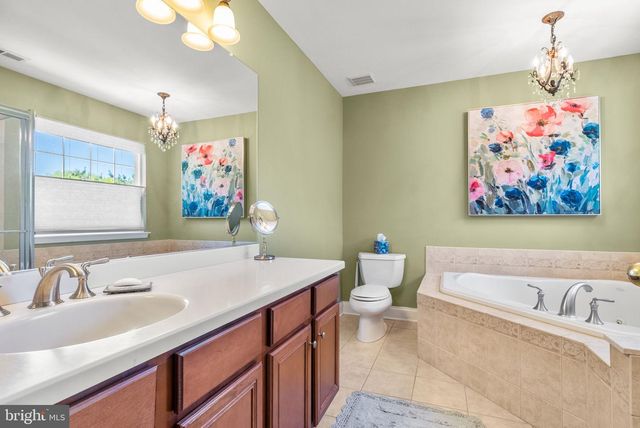 51 GLACIER DR, Berlin, NJ 08009