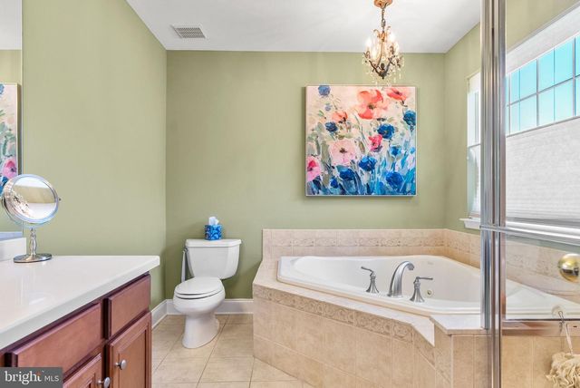 51 GLACIER DR, Berlin, NJ 08009