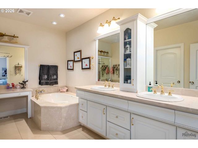 6171 FERNHILL Loop, Springfield, OR 97478