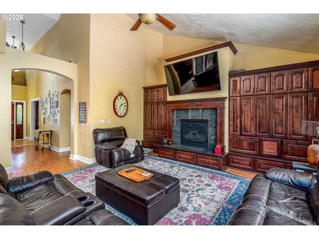 6171 FERNHILL Loop, Springfield, OR 97478
