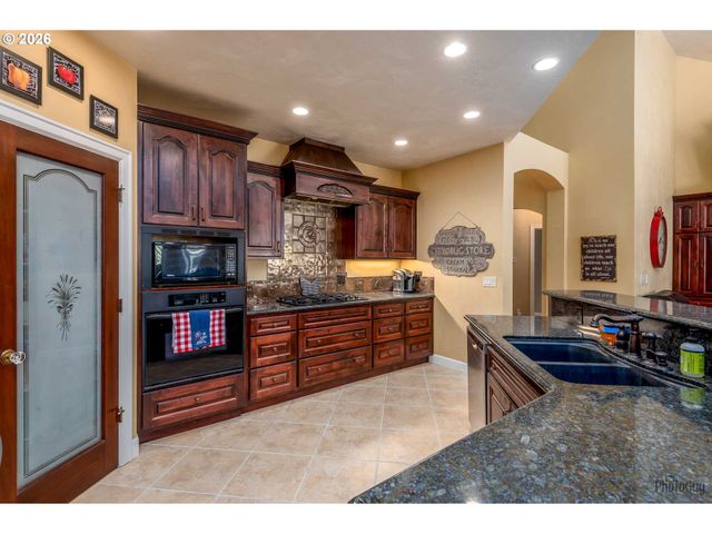 6171 FERNHILL Loop, Springfield, OR 97478