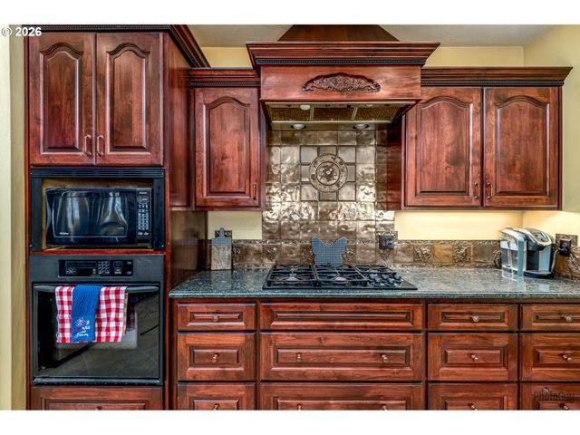 6171 FERNHILL Loop, Springfield, OR 97478