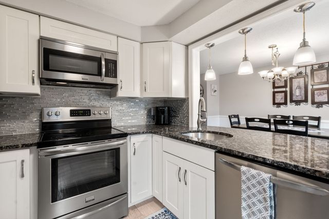 21 Welch 21, Easton, MA 02375