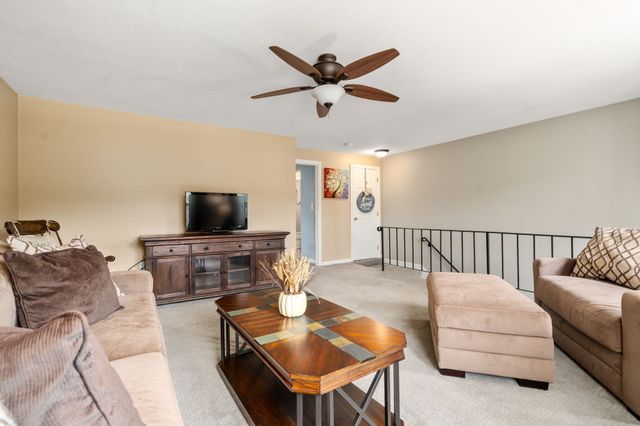 21 Welch 21, Easton, MA 02375