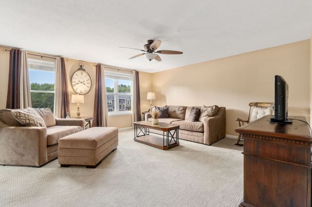 21 Welch 21, Easton, MA 02375
