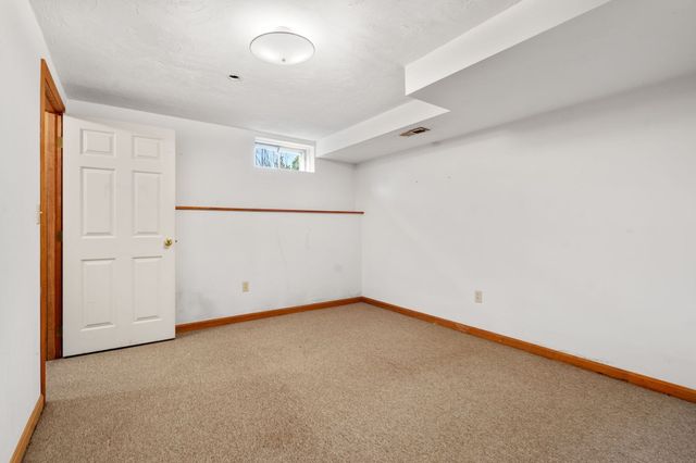 21 Welch 21, Easton, MA 02375