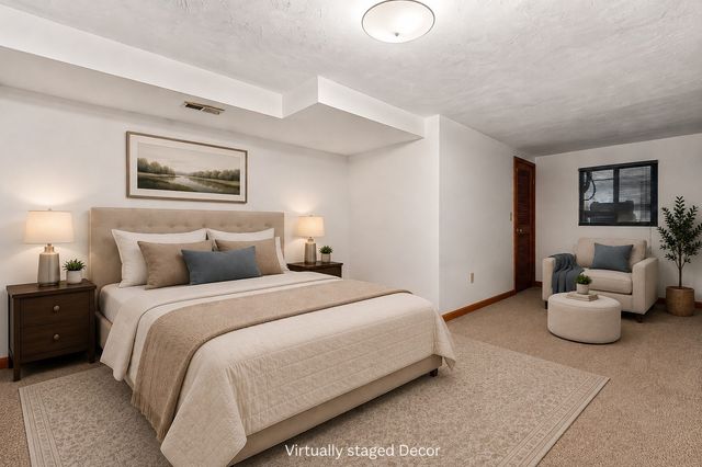 21 Welch 21, Easton, MA 02375