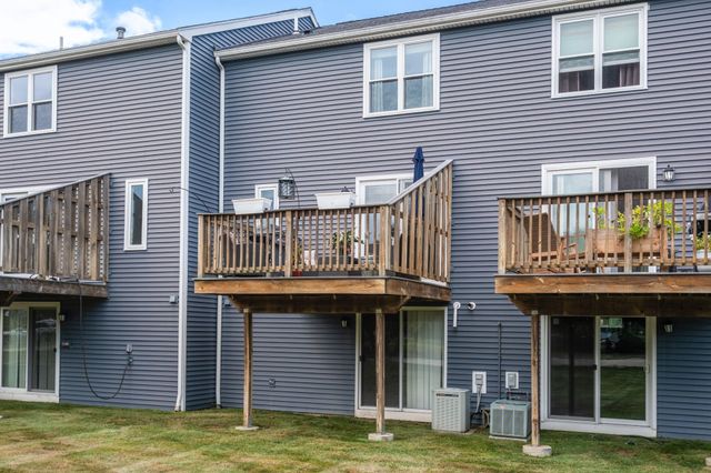 21 Welch 21, Easton, MA 02375
