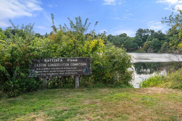 21 Welch 21, Easton, MA 02375