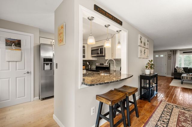 21 Welch 21, Easton, MA 02375