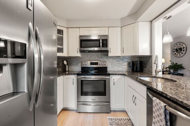 21 Welch 21, Easton, MA 02375