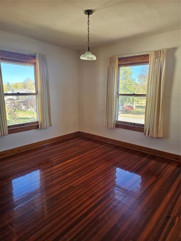 901 W 5th Street, Perry, IA 50220