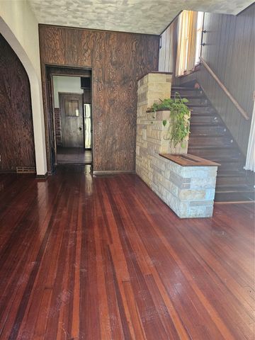 901 W 5th Street, Perry, IA 50220